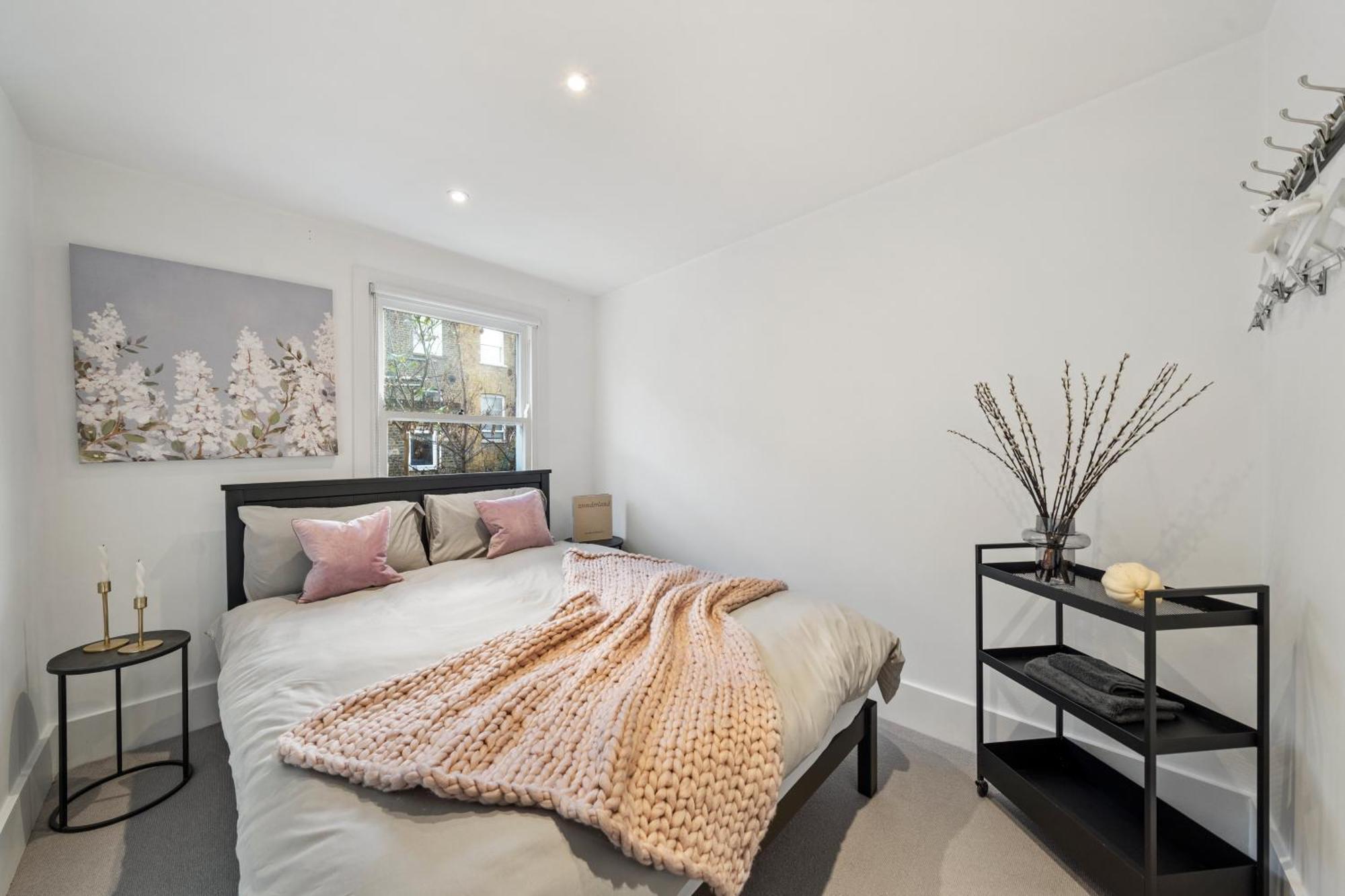 Central 4 Bedroom House With Garden In Battersea Close To Chelsea London