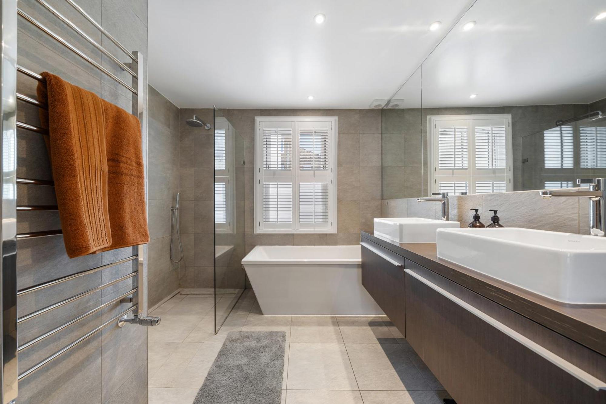 Central 4 Bedroom House With Garden In Battersea Close To Chelsea London