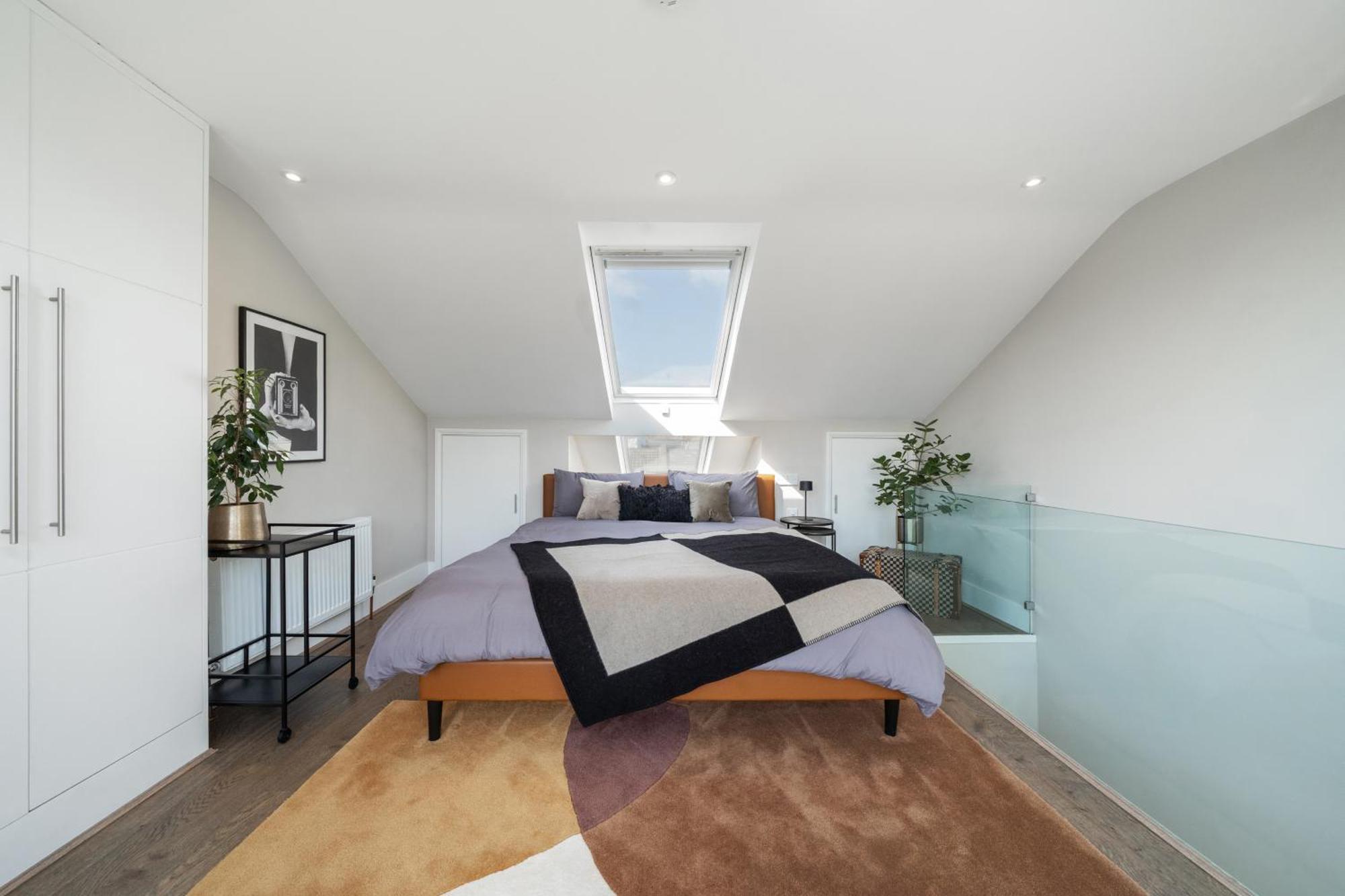 Central 4 Bedroom House With Garden In Battersea Close To Chelsea London