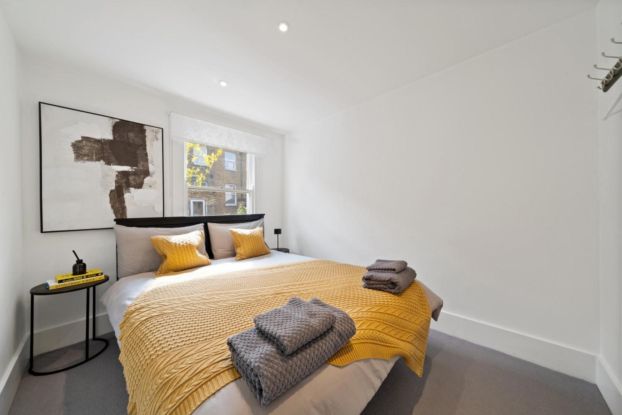 Central 4 Bedroom House With Garden In Battersea Close To Chelsea